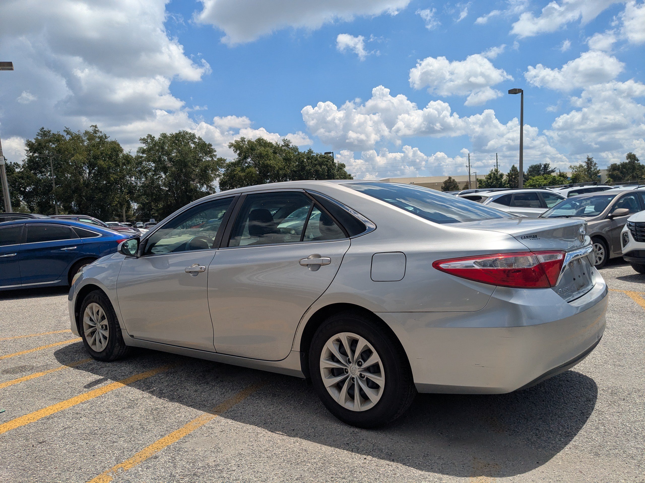 2015 Toyota Camry LE - Photo 7