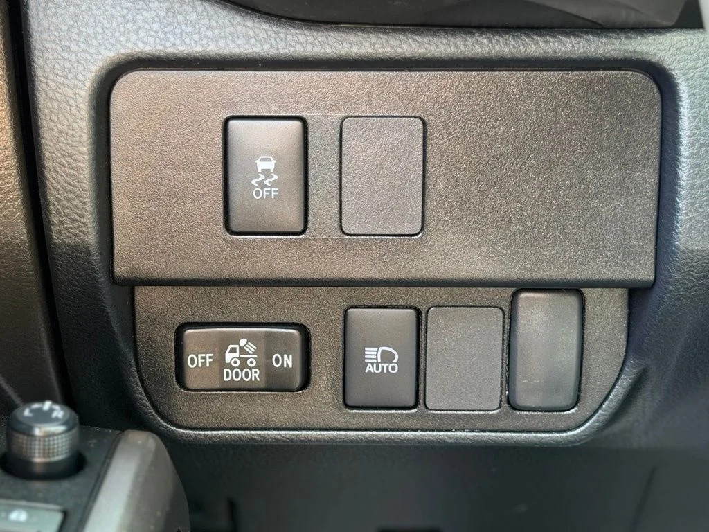 Used 2023 Silver Toyota SR5 image 22