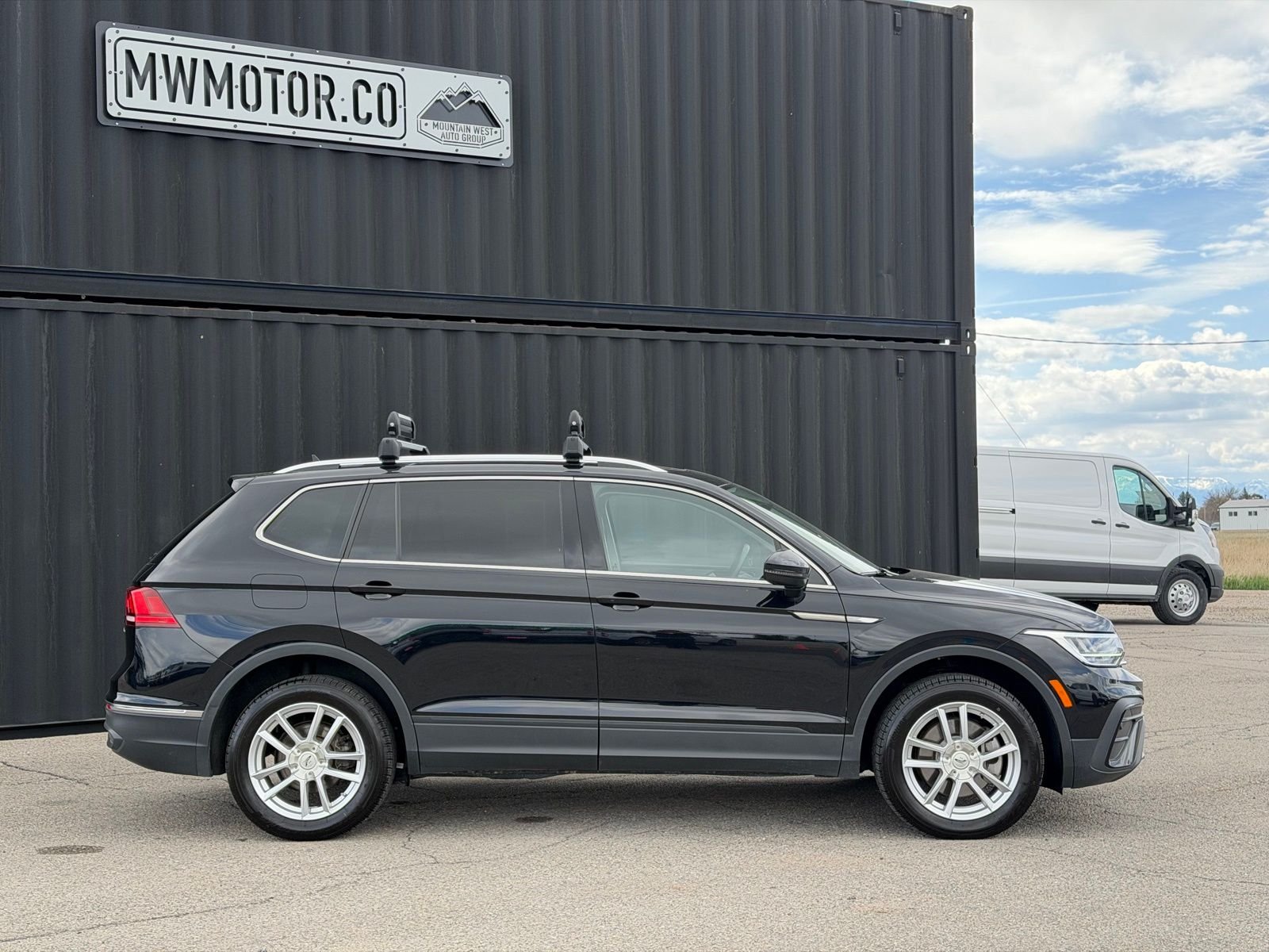 View vehicle photo 6
