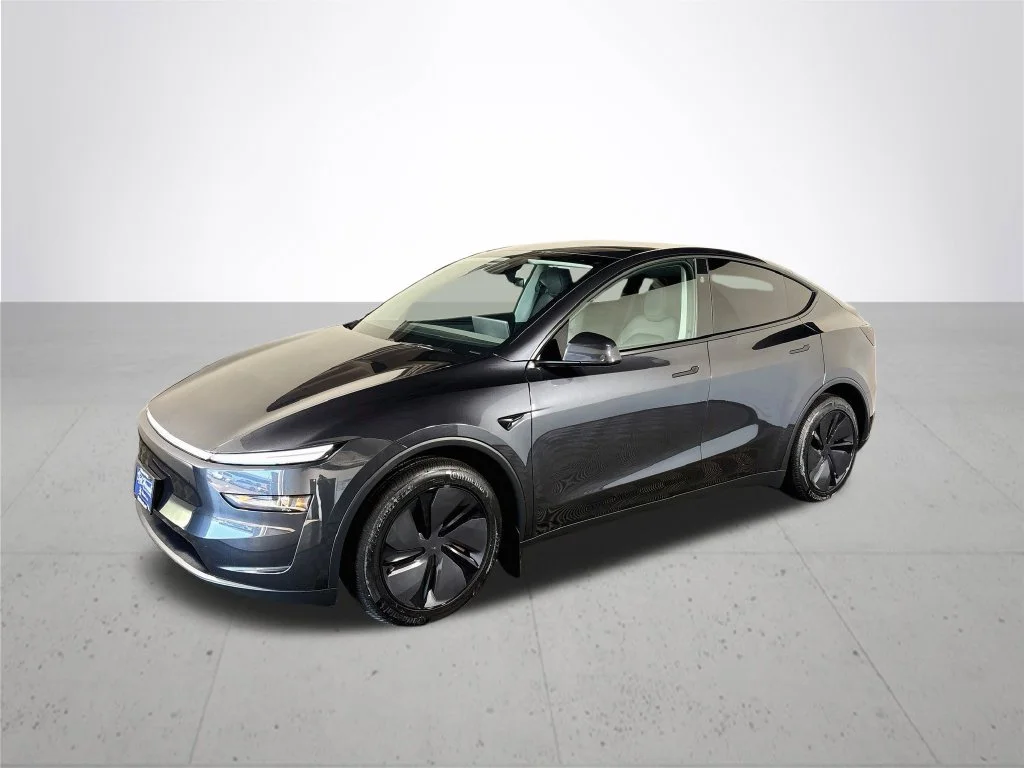 Used 2026 Tesla Model Y Long Range with VIN 7SAYGDEEXTF439015 for sale in Vancouver, WA