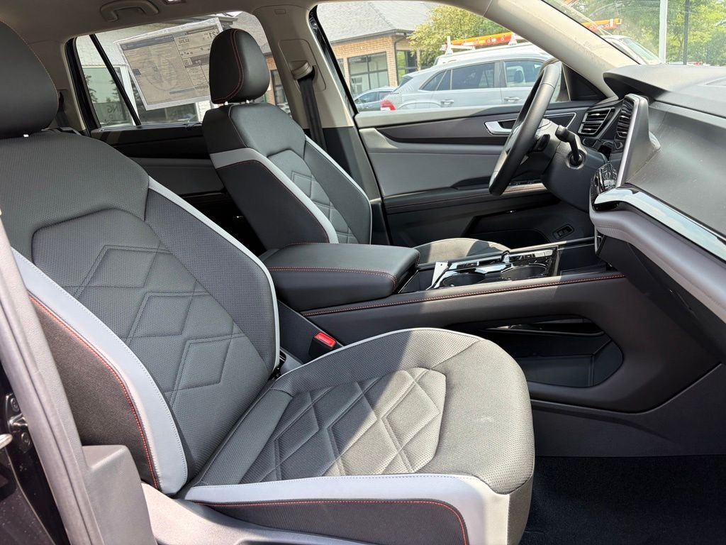 New 2026 Deep Black Pearl Volkswagen 2.0T Peak Edition image 13