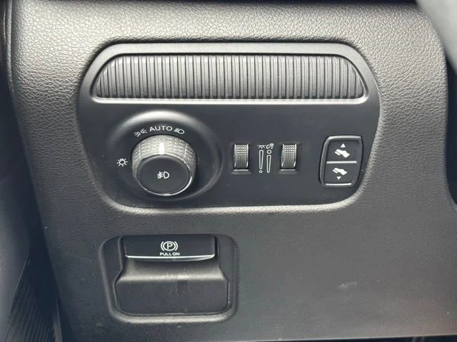 Used 2023 Gray Jeep Series III image 33
