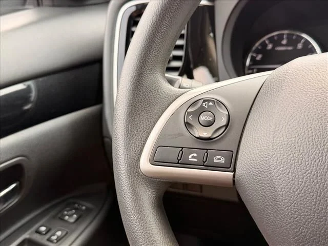 Used 2020 Gray Mitsubishi SE image 18