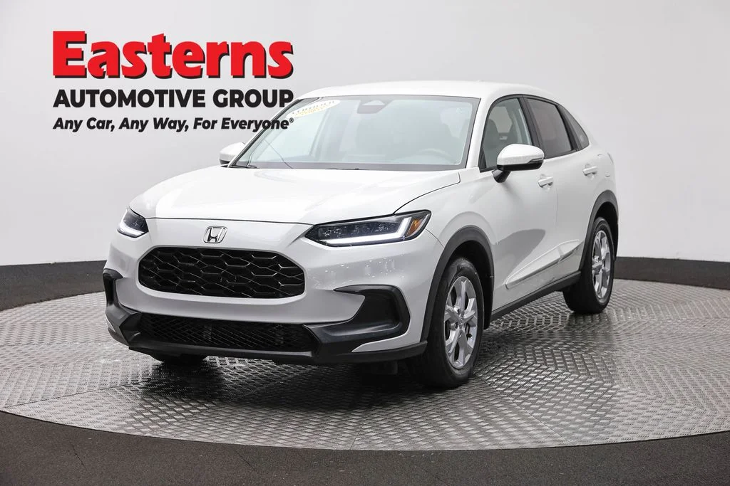 Used 2024 White Honda LX image 1