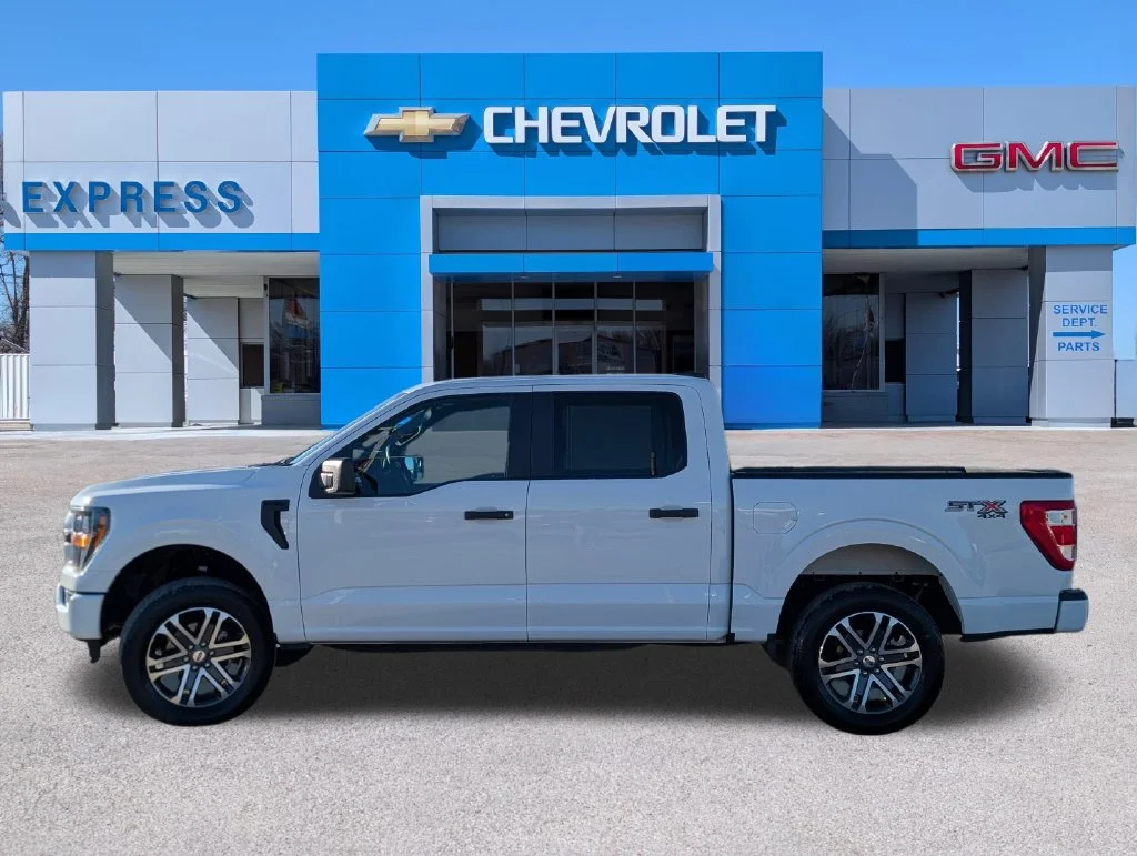 Used 2023 White Ford XL image 6