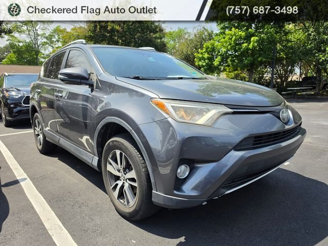 Used 2018 Magnetic Gray Metallic Toyota XLE image 3