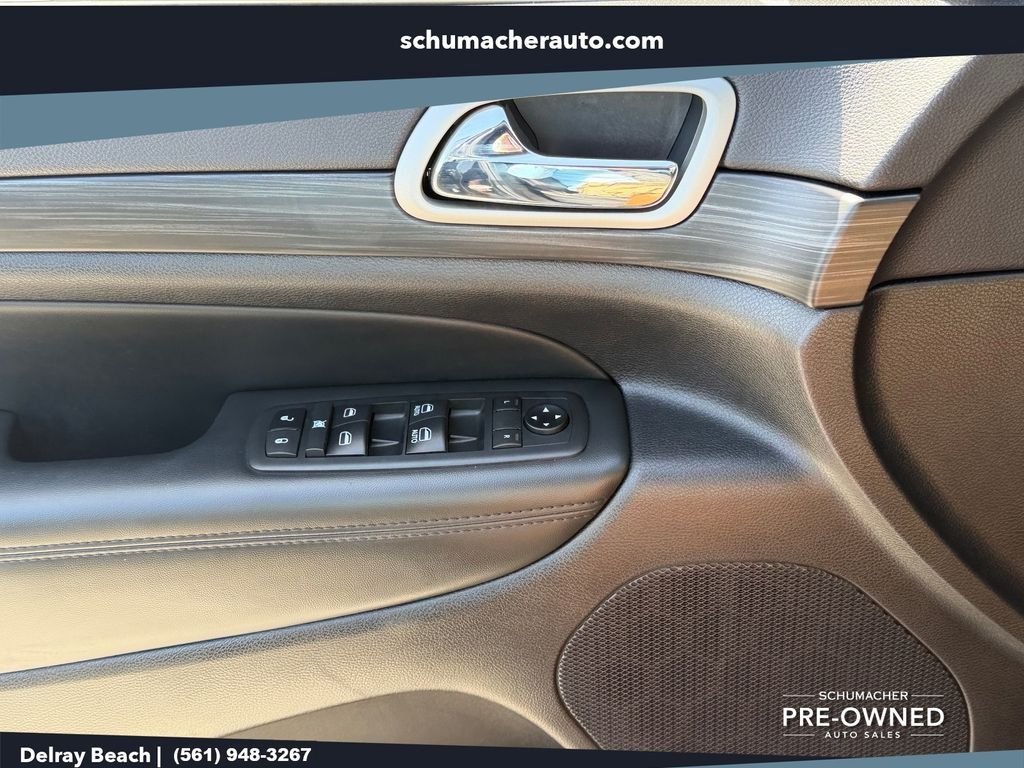 Used 2021 Black Jeep Laredo X image 22