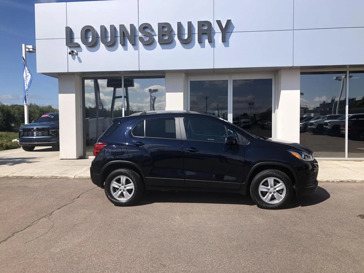 Used 2022 Blue Chevrolet Awd 4dr Lt image 2