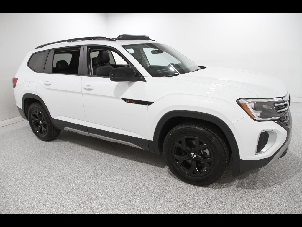 2025 Volkswagen Atlas 2.0T Atlas Peak Edition 4MOTION's photo