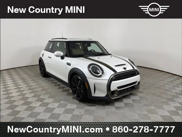 2024 MINI Hardtop Cooper S's photo