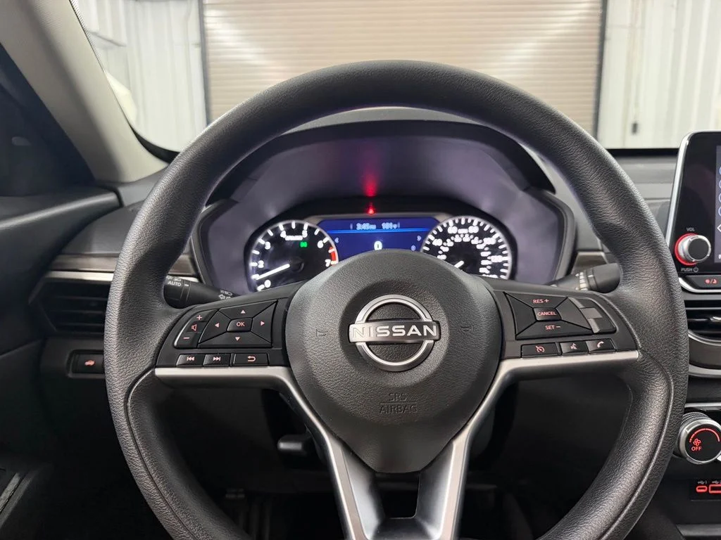 Used 2025 Gun Metallic Nissan 2.5 SV image 23