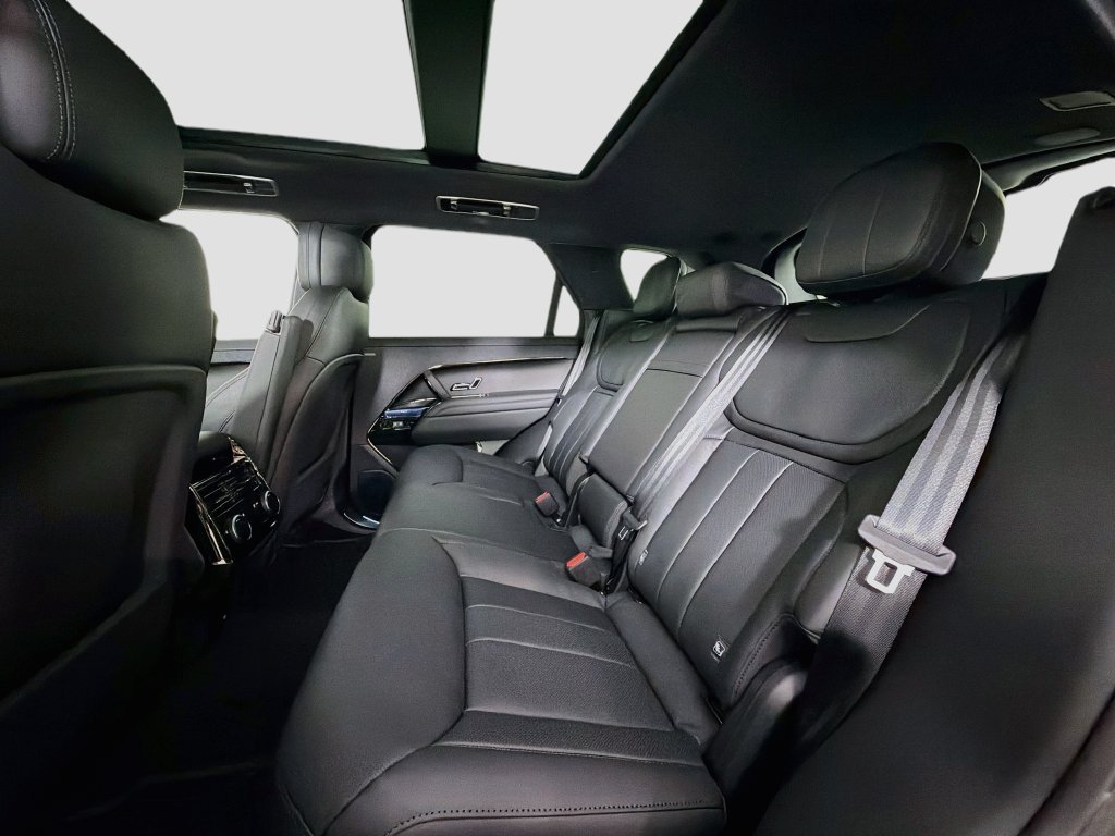 New 2027 Carpathian Grey Land Rover Dynamic SE P400 image 26