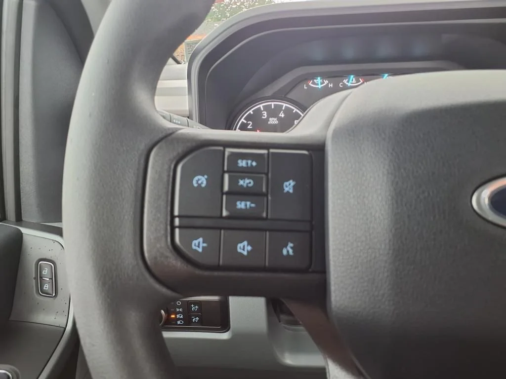 2025 Ford F-350 Super Duty XL - Photo 17