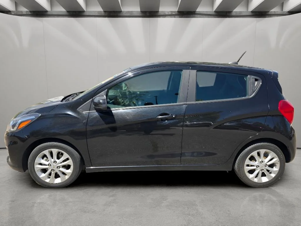 Used 2021 Mosaic Black Metallic Chevrolet 1LT image 3