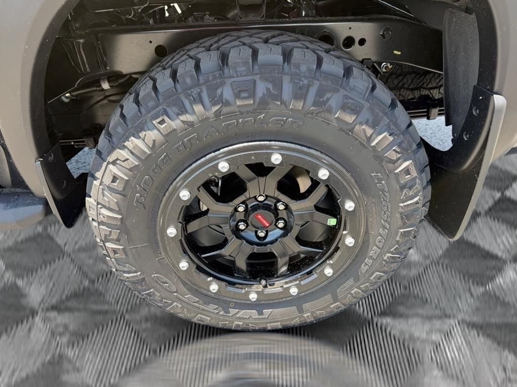 2025 Nissan Frontier PRO-4X - Photo 18