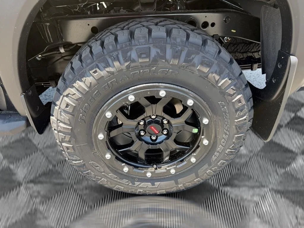 2025 Nissan Frontier PRO-4X - Photo 18