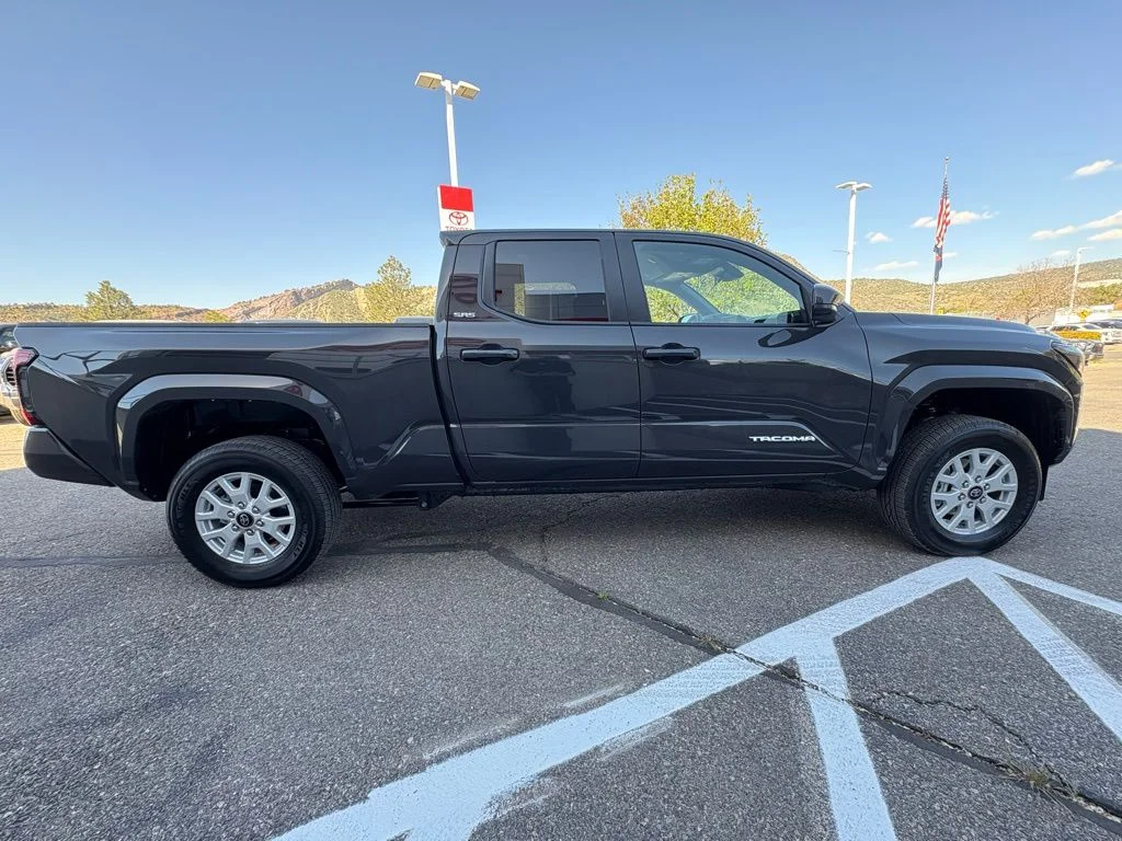 Used 2026 UNDERGROUND Toyota SR5 image 10