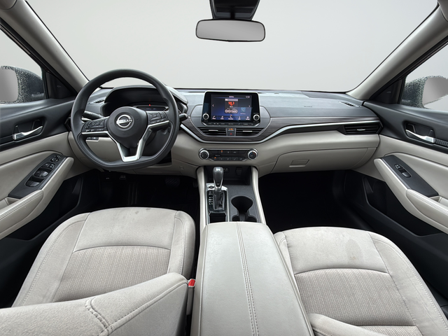 Used 2025 Red Nissan 2.5 SV image 9