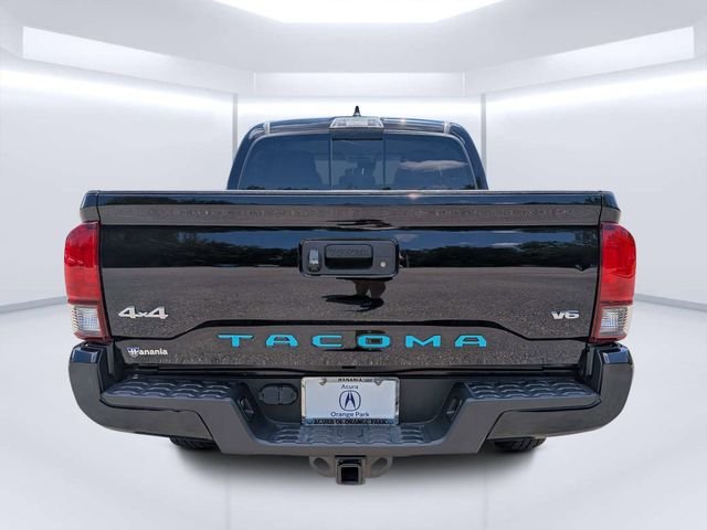 Used 2022 Midnight Black Metallic Toyota SR5 image 4