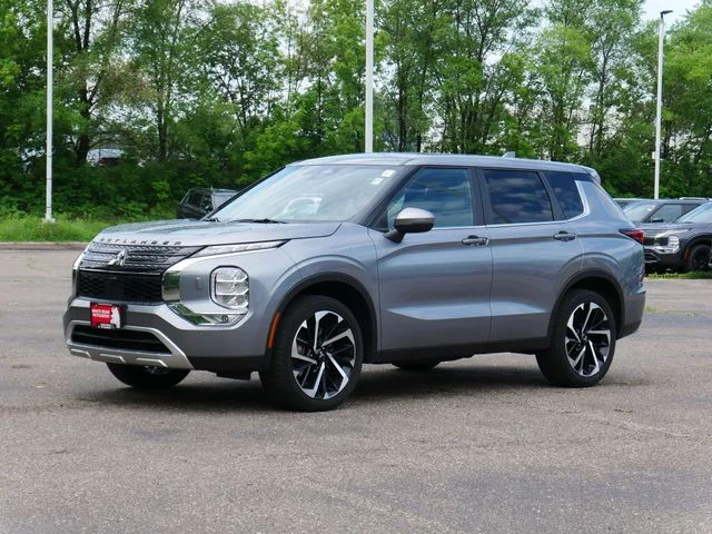 Certified 2024 Mitsubishi Outlander SE with VIN JA4J4VA86RZ020587 for sale in White Bear Lake, Minnesota
