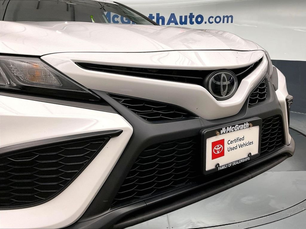 Used 2021 White Toyota SE Nightshade image 32