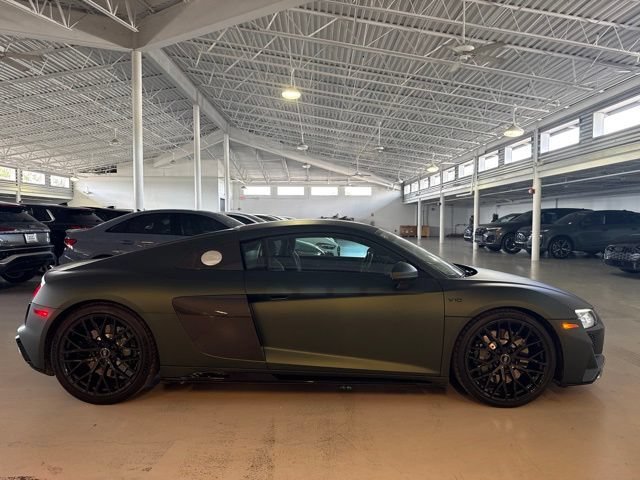 Used 2020 Daytona Gray Pearl Audi V10 image 2