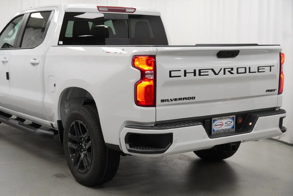 New 2026 Summit White Chevrolet RST image 37