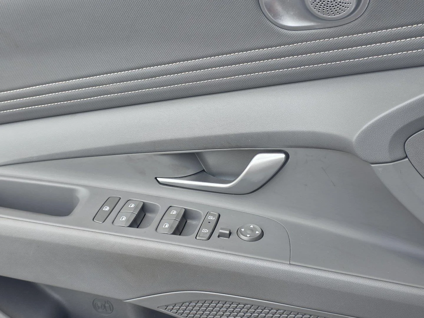 Used 2025 Serenity White Hyundai SEL Convenience image 23