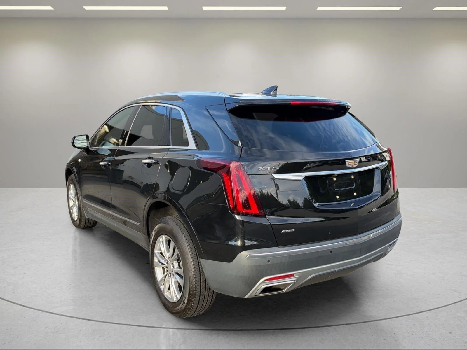 Used 2020 Stellar Black Metallic Cadillac Premium Luxury AWD image 3