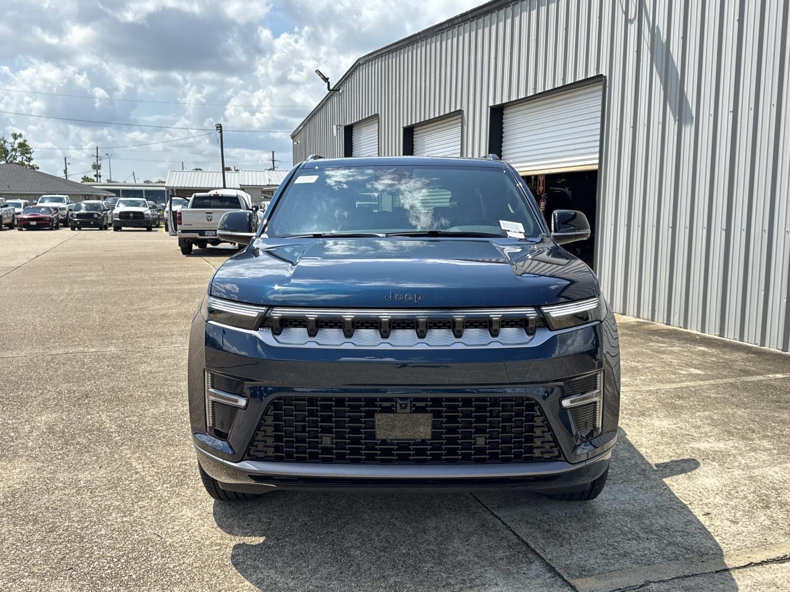 New 2026 Fathom Blue Pearl-Coat Exterior Paint Jeep  image 2