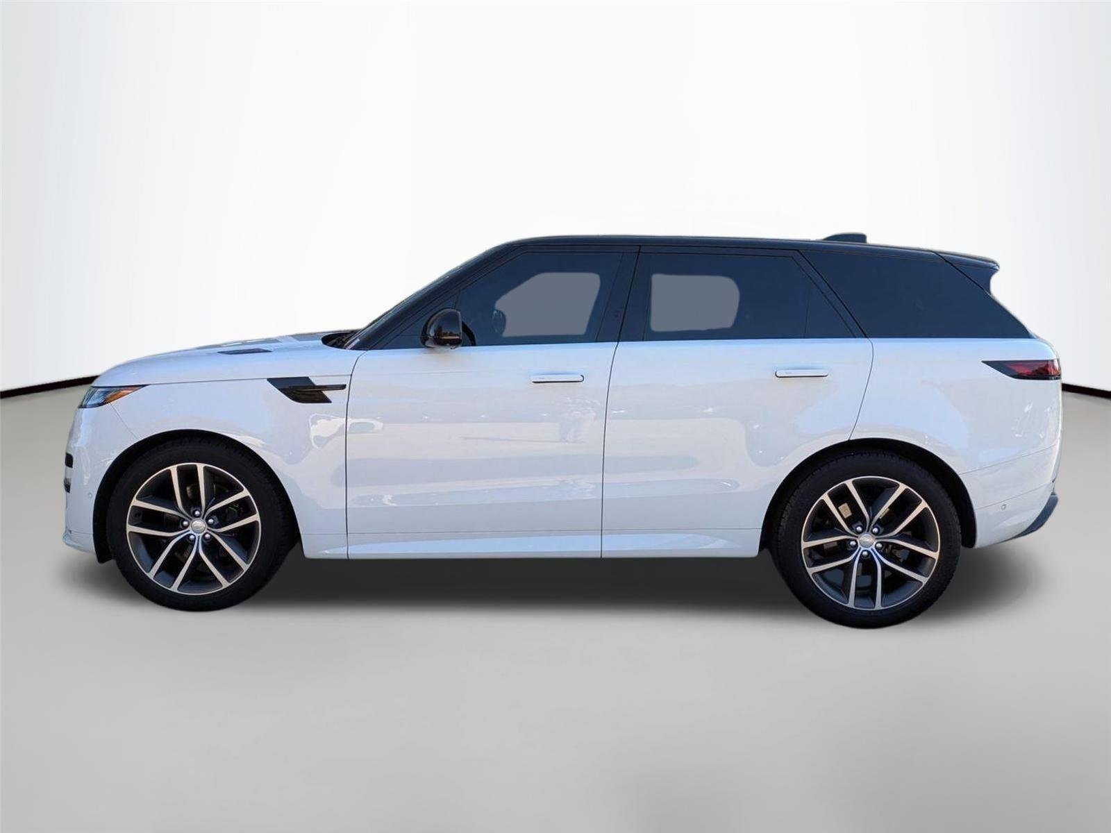 Used 2023 Fuji White Land Rover SE Dynamic image 8