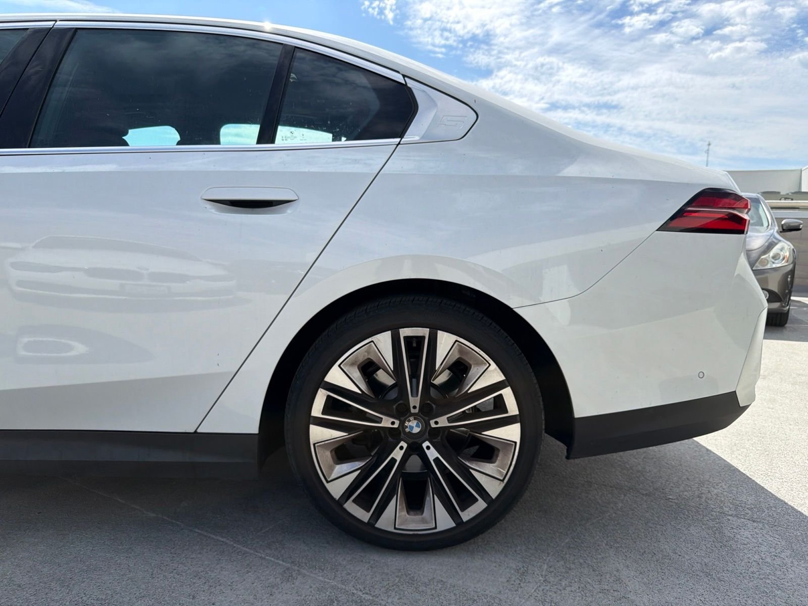 Certified Used 2024 Mineral White Metallic BMW 530i image 5