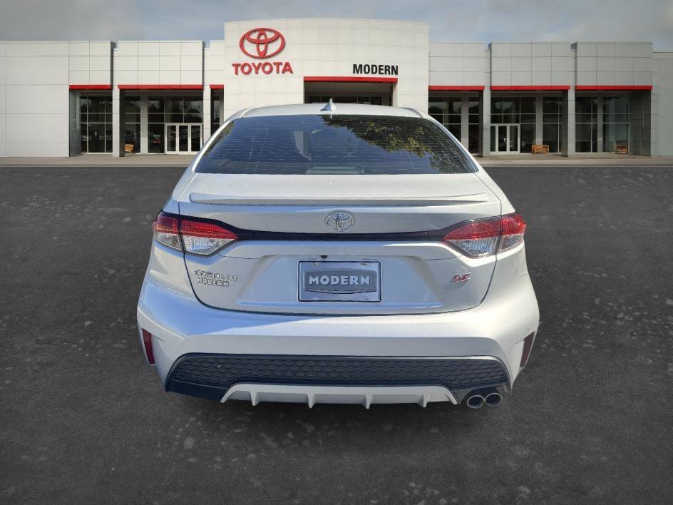 Certified Used 2022 Classic Silver Metallic Toyota SE image 6