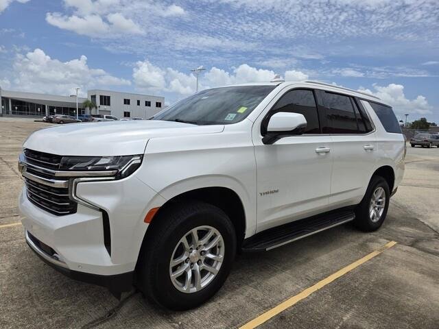 Used 2024 Iridescent Pearl Tricoat Chevrolet LT image 9