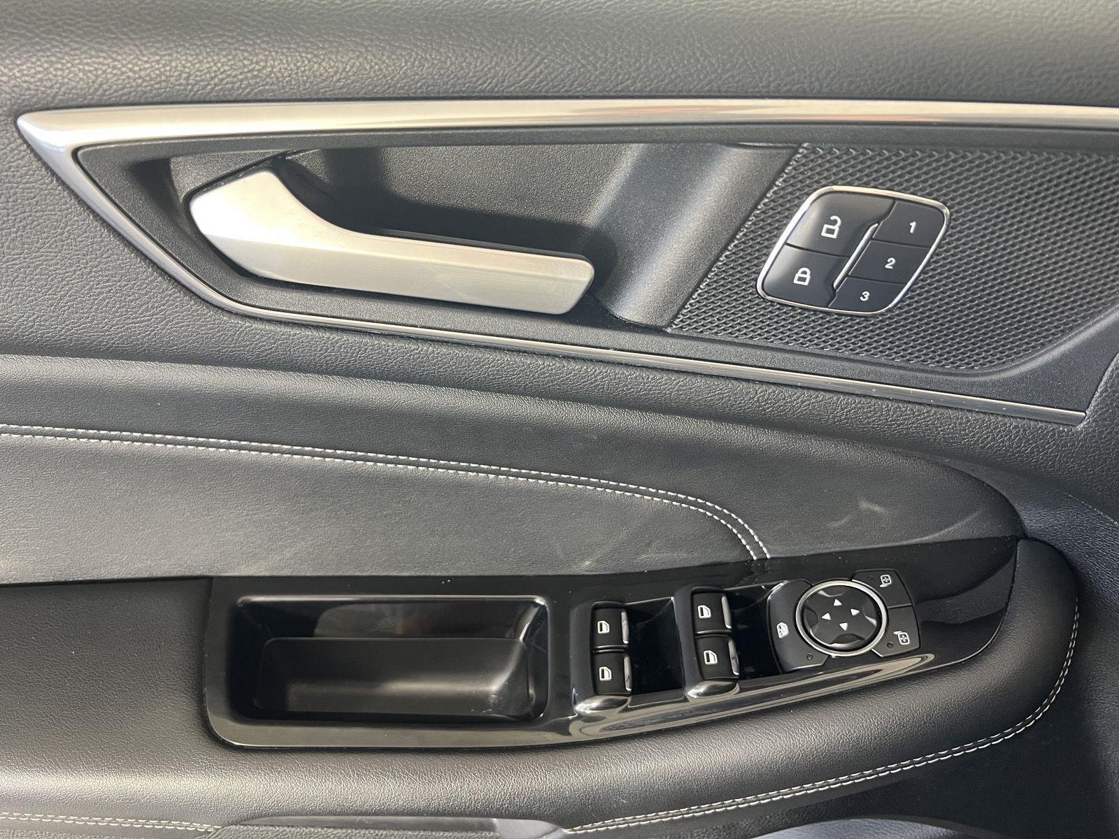 Used 2018 Shadow Black Ford Titanium image 13