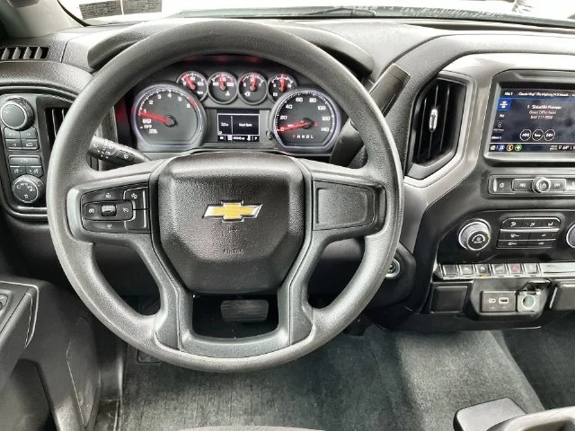 Used 2022 White Chevrolet Custom image 13