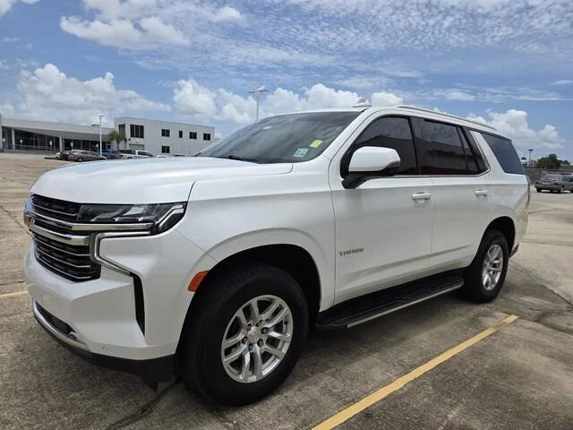 Used 2024 Iridescent Pearl Tricoat Chevrolet LT image 9