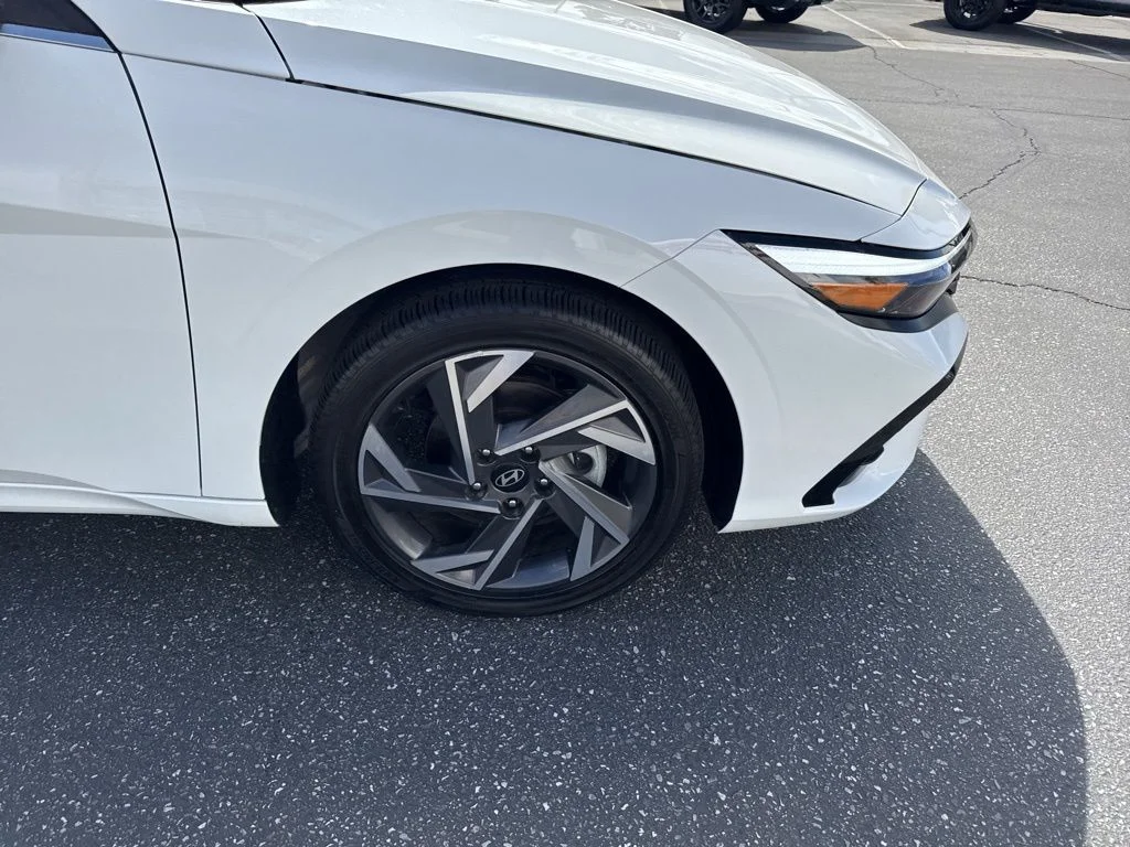 2025 Hyundai Elantra SEL - Photo 20