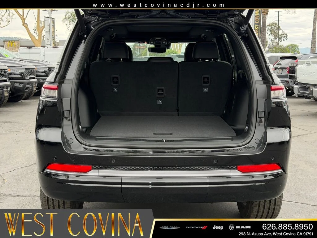 New 2026 Diamond Black Crystal Pearl-Coat Exterior Paint Jeep Limited Reserve image 11