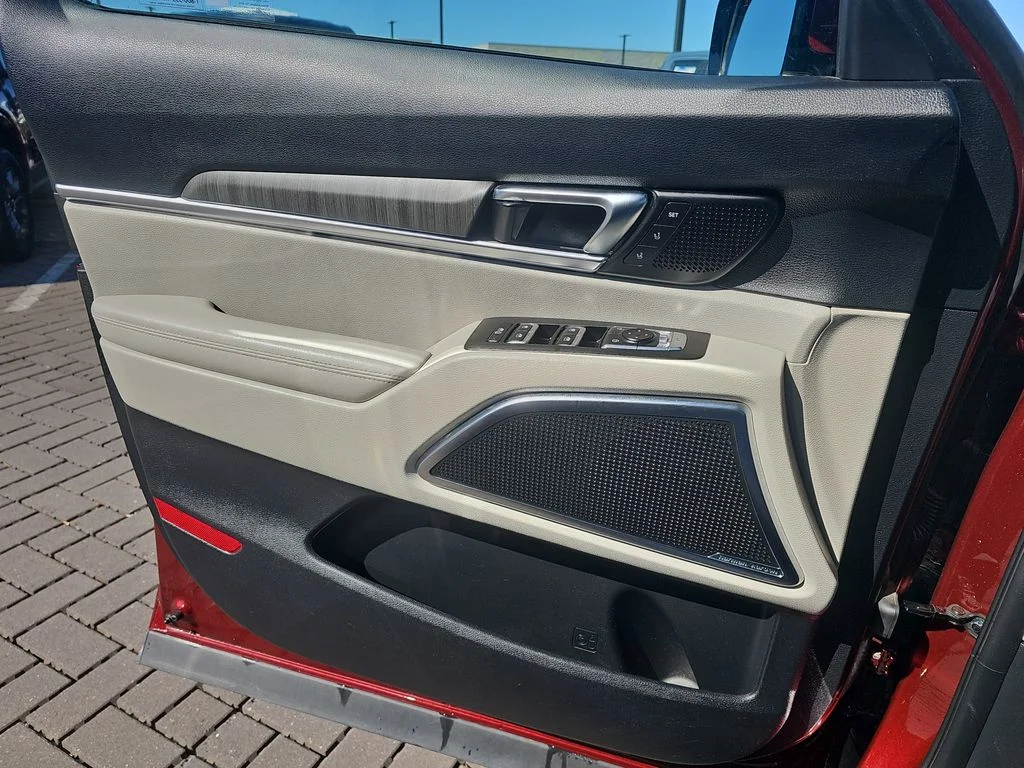 Used 2023 Red Kia SX image 27