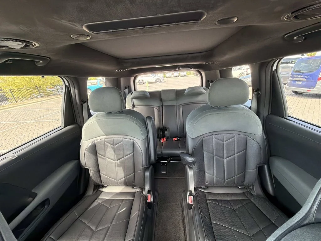 Used 2027 White Kia X-Pro SX-Prestige image 25