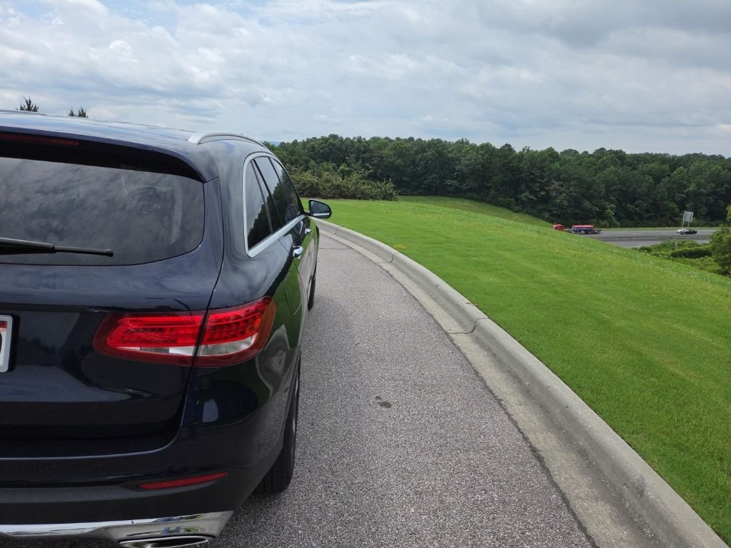 Used 2016 Lunar Blue Metallic Mercedes-Benz GLC 300 image 8