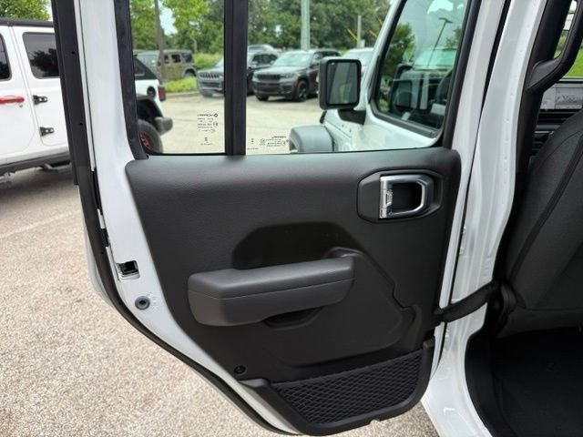 New 2026 Bright White Clear-Coat Exterior Paint Jeep Sport image 21
