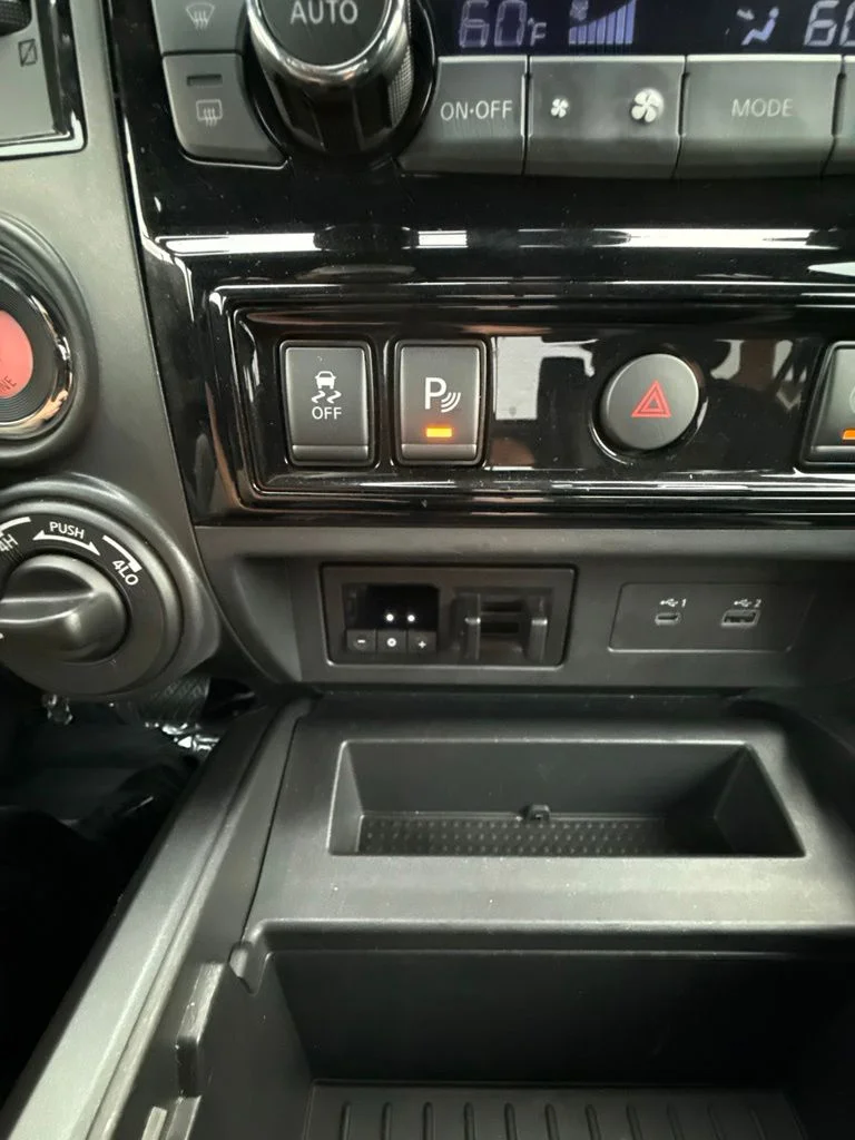 Used 2024 White Nissan PRO-4X image 31