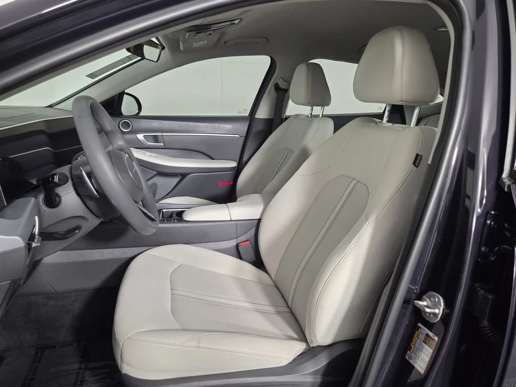 Used 2024 Carbon Blue Hyundai SEL image 9