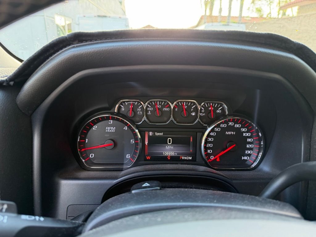Used 2015 Black GMC SLE image 19
