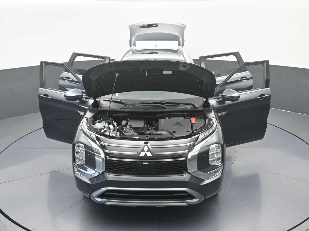 New 2026 Gray Mitsubishi SEL S-AWC image 81