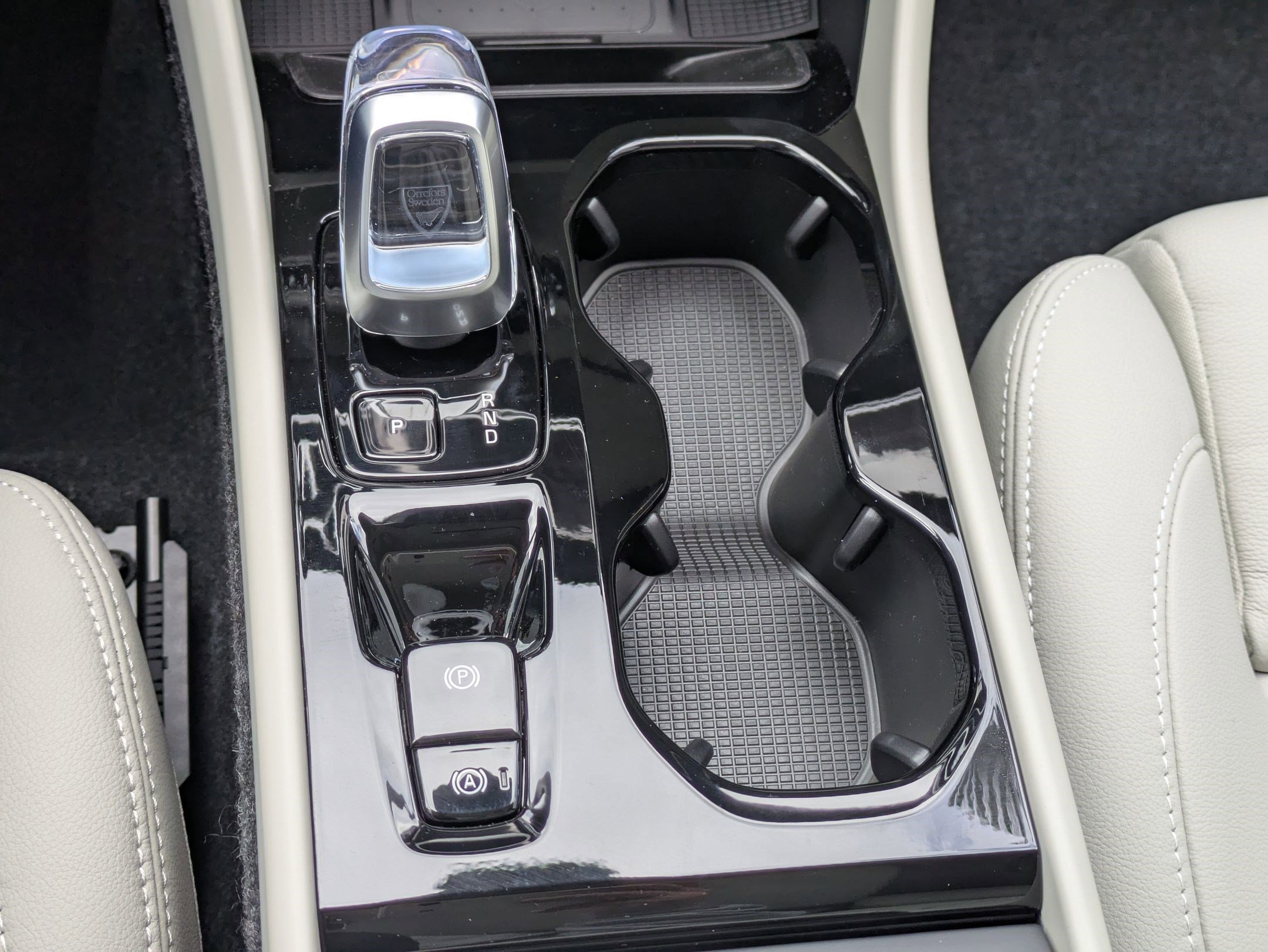 New 2026 Crystal White Volvo Plus image 14