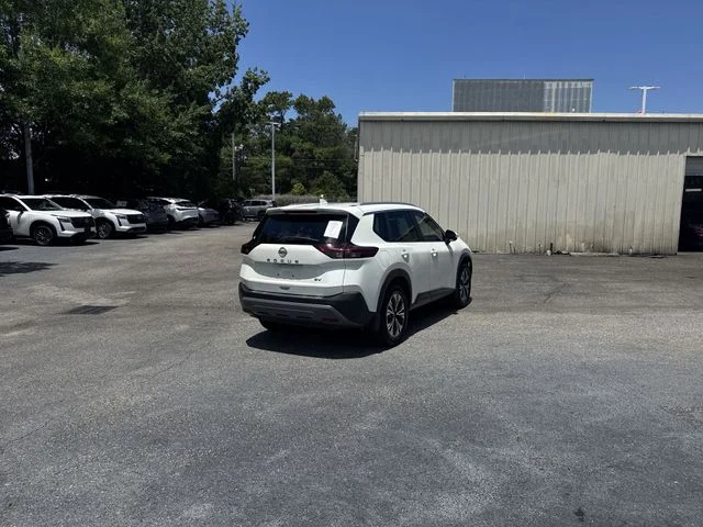 Used 2023 White Nissan SV image 5