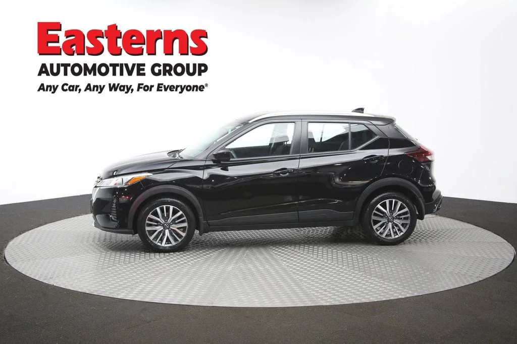 Used 2023 Black Nissan SV image 57